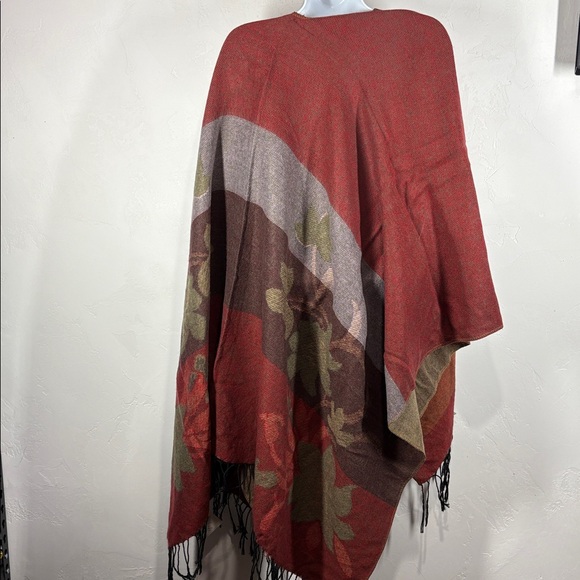NWT Envision Studio Red and Brown Fringed Shawl - Picture 4 of 5